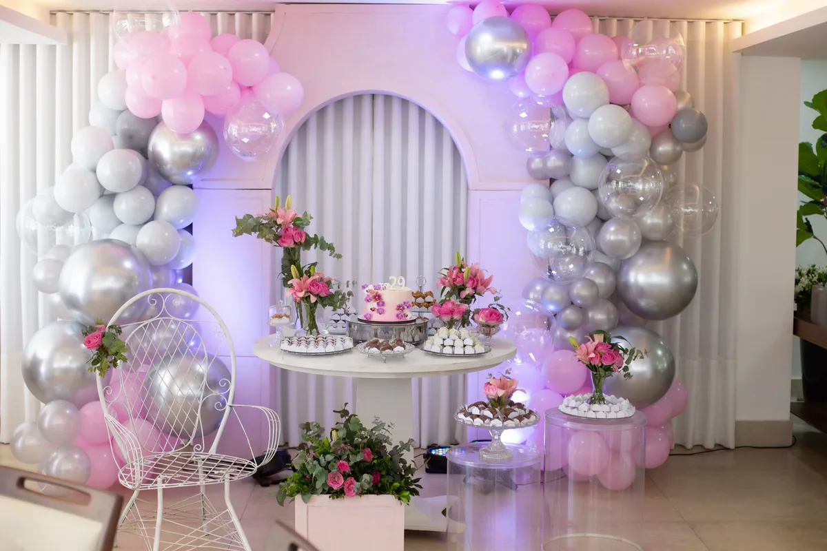 Decoração de Festa de 15 Anos: Tendências, Dicas e Como Economizar em 2026