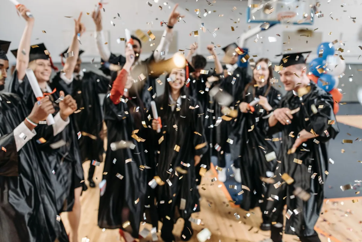 Como Organizar uma Festa de Formatura: Checklist Completo 2026