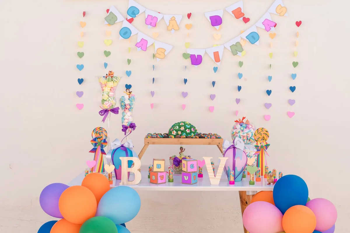 Chá de Bebê: Como Organizar, Decoração, Presentes e Cardápio Completo