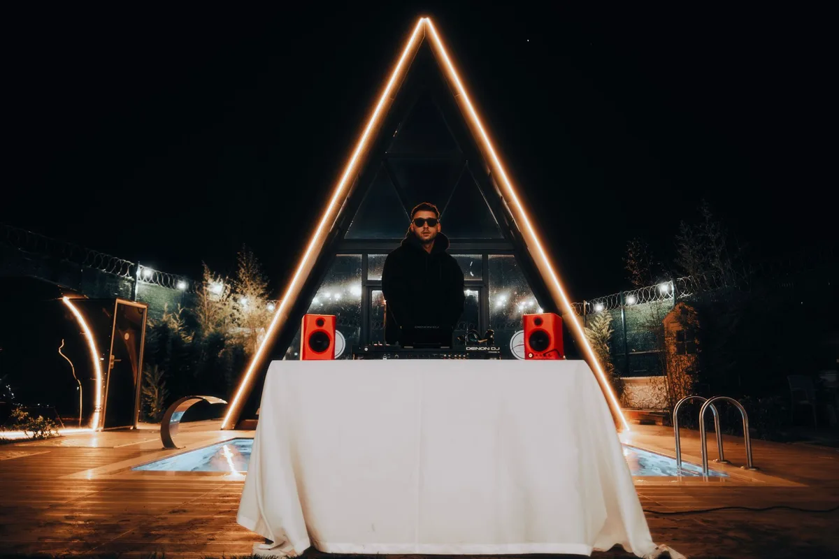 Música para Festa: DJ, Banda ao Vivo ou Playlist? Como Escolher