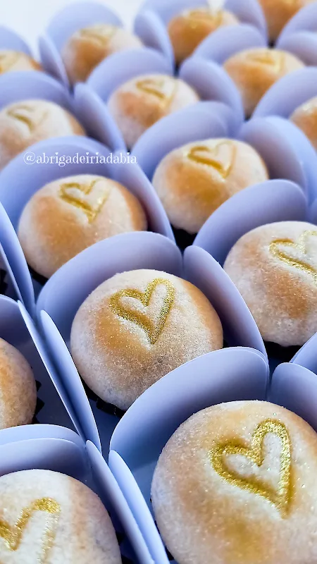 A Brigadeiria da Bia- Brigadeiros para festas — Bolos e Doces em Jacareí, SP