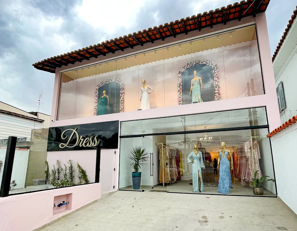 Dress - Aluguel de Vestido de Noiva e Festa em Guaratinguetá — Outros em Guaratinguetá, SP