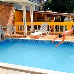 CHÁCARA COM PISCINA! — Sítio em Aparecida