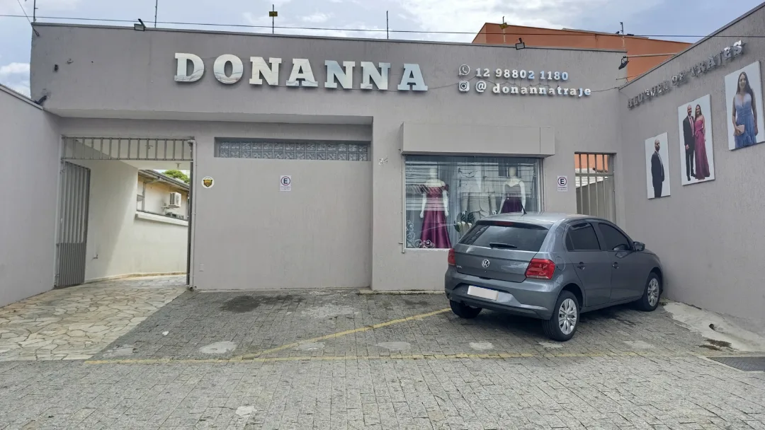 Donanna Aluguel Traje Festa — Outros em Aparecida