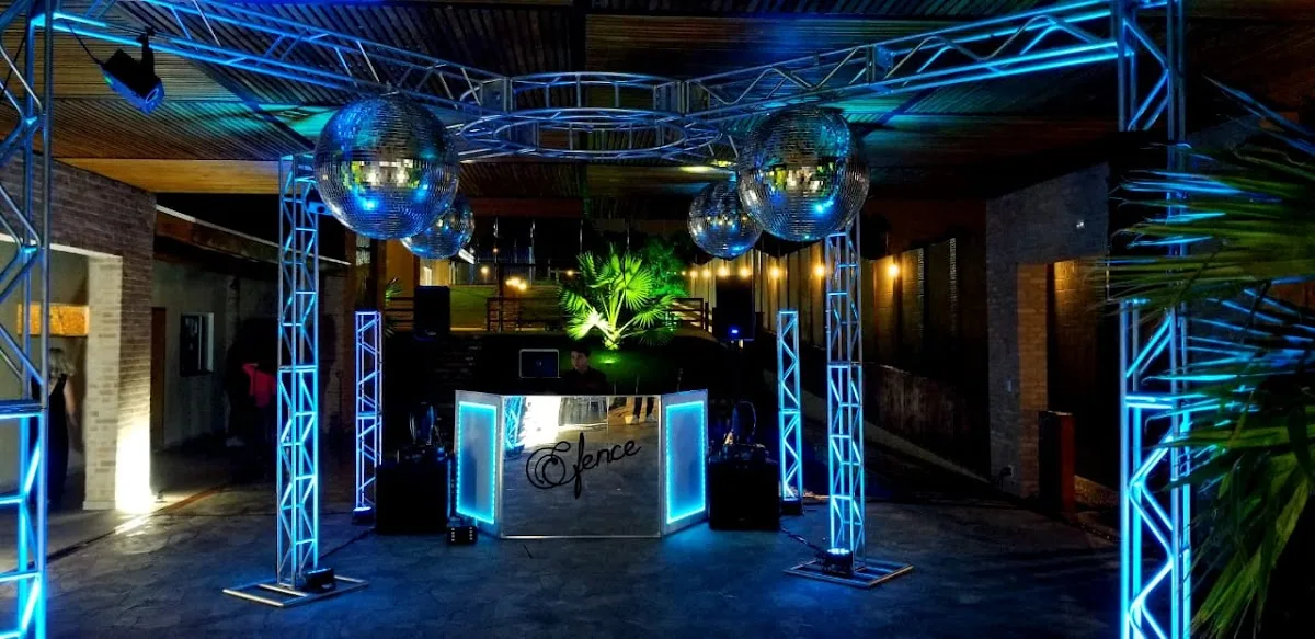 Efence - DJ, Sonorização, Iluminação e Decoração — Música / DJ / Som em Tremembé