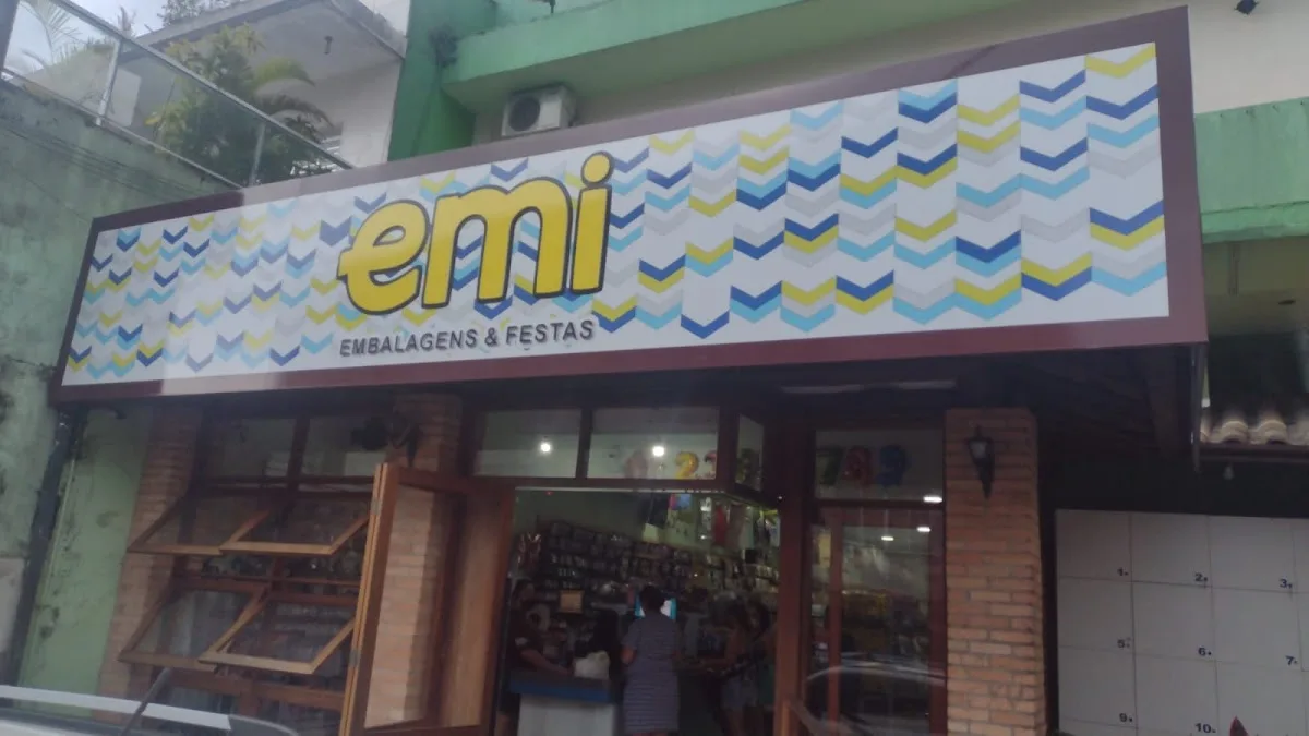 Emi embalagens e festas — Bolos e Doces em Ubatuba